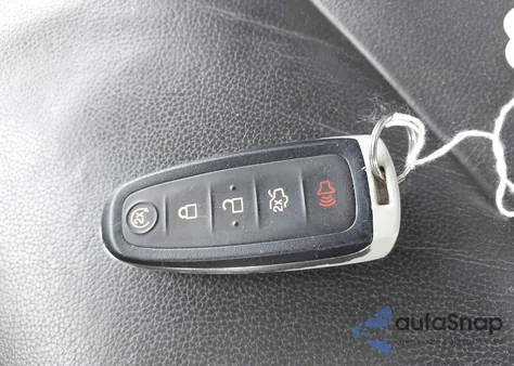 2016 Ford Escape Titanium z USA, uszkodzony, nr VIN 1FMCU9J93GUA62977